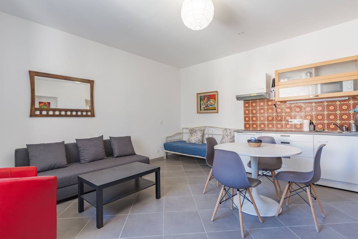 44 M² Appartement ∙ 2 Chambres ∙ 4 Personnes - Charleval