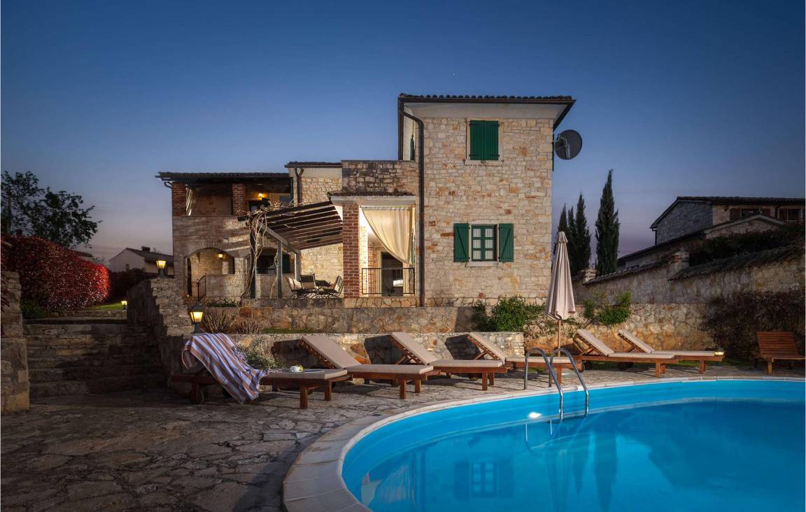 200 M² Maison De Vacances ∙ 4 Chambres ∙ 8 Personnes - Rovinj