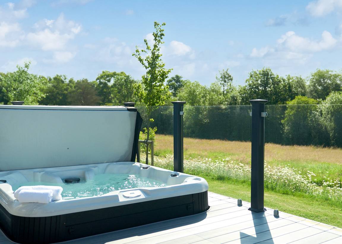 Chalet ∙ 2 Bedrooms ∙ 4 Guests - Hampshire
