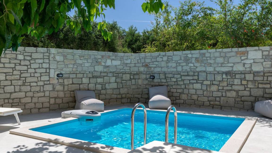 220 M² Apartment ∙ 4 Bedrooms ∙ 8 Guests - Greece