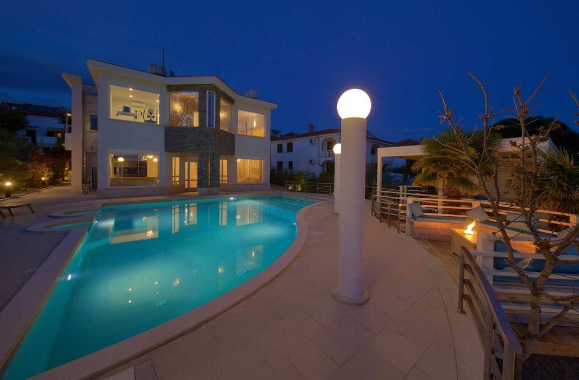 280 M² Apartment ∙ 5 Bedrooms ∙ 10 Guests - Cres
