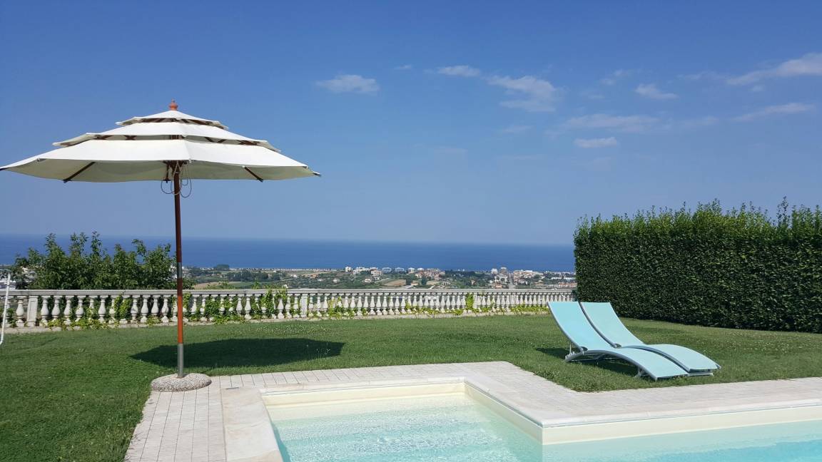 70 M² Huis ∙ 1 Slaapkamer ∙ 3 Gasten - Alba Adriatica