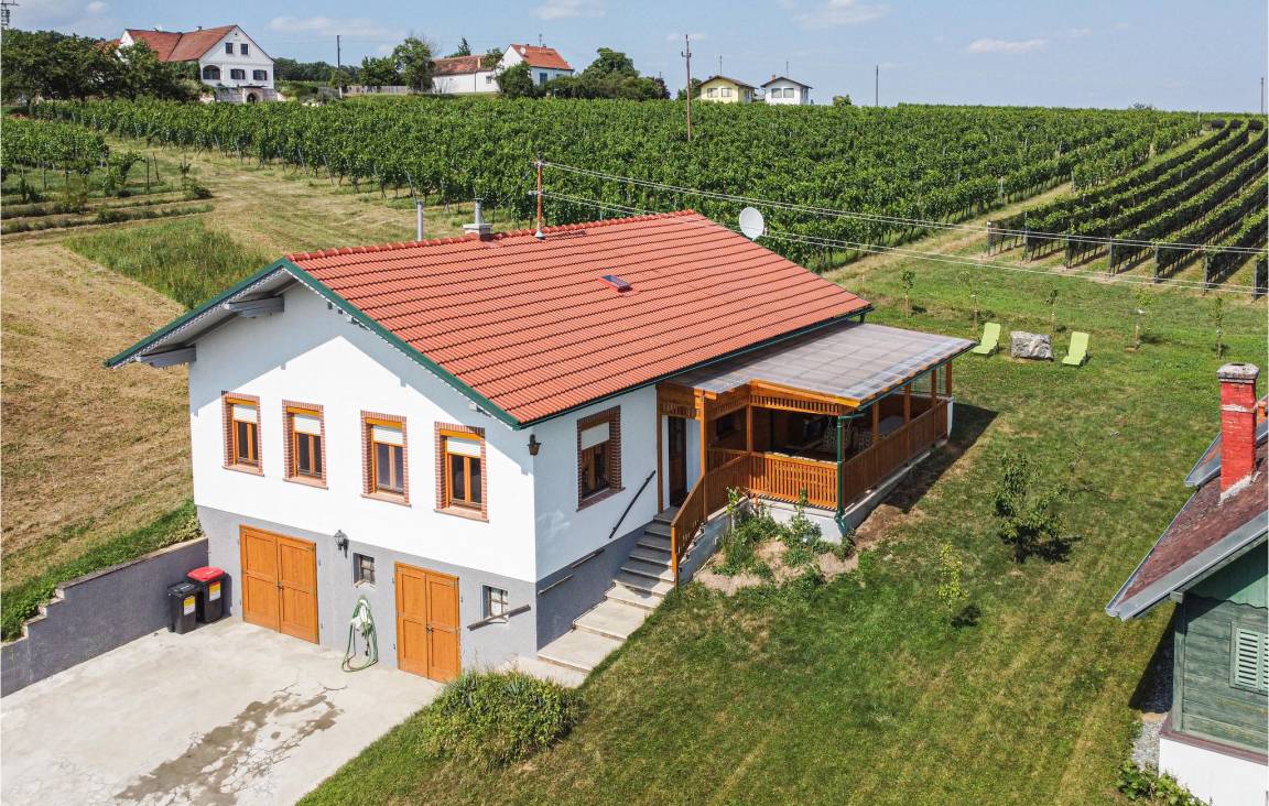 96 M² Ferienhaus ∙ 2 Schlafzimmer ∙ 6 Gäste - Burgenland