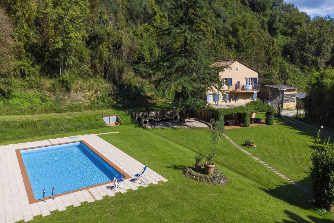 200 M² Villa ∙ 4 Bedrooms ∙ 8 Guests - Camaiore