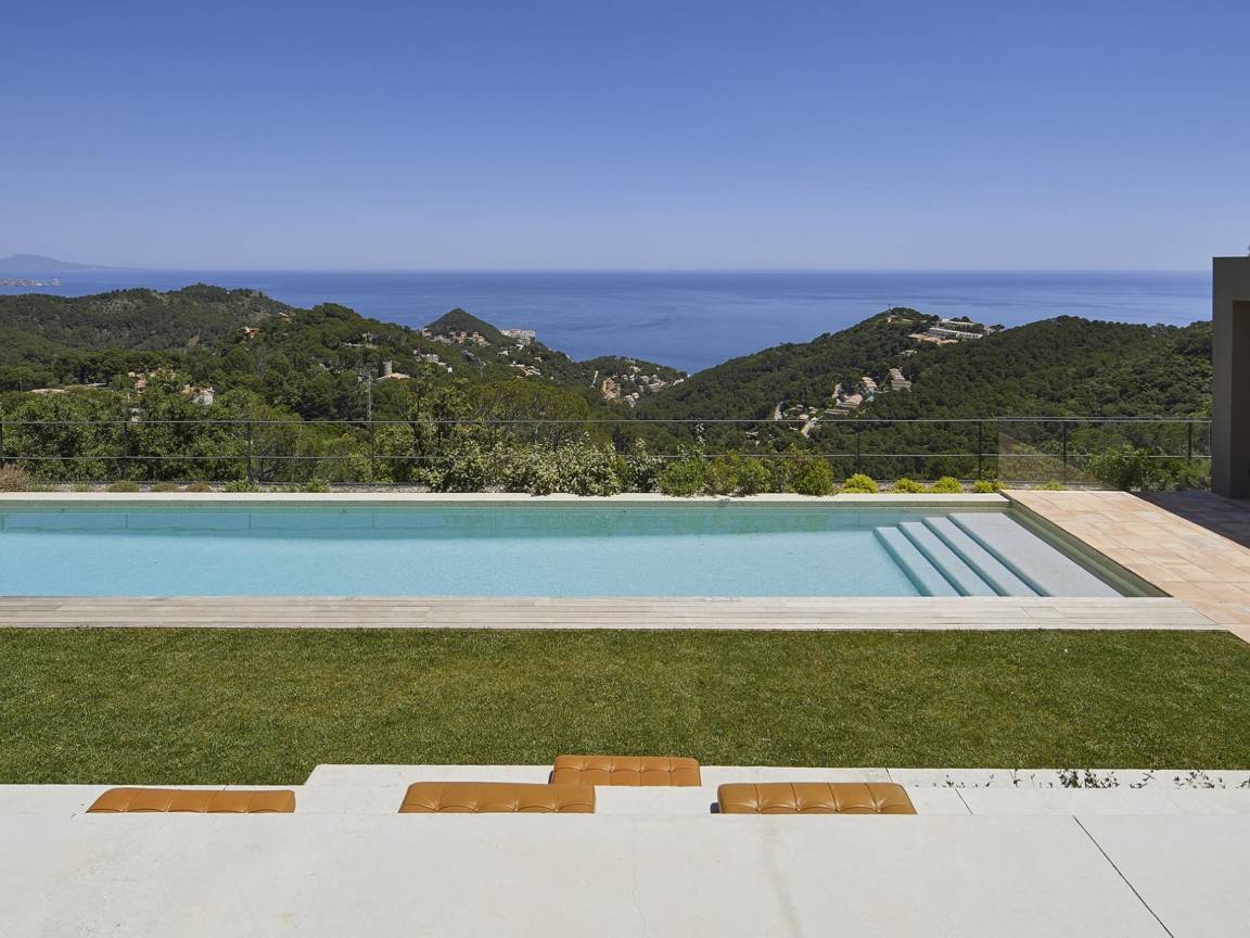 308 M² Villa ∙ 5 Bedrooms ∙ 10 Guests - Begur