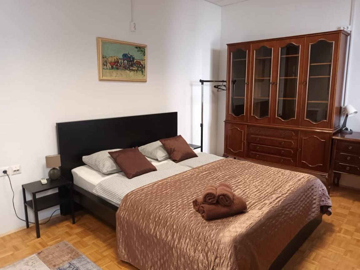 100 M² Habitación Privada ∙ 1 Habitación ∙ 2 Huéspedes - Liubliana