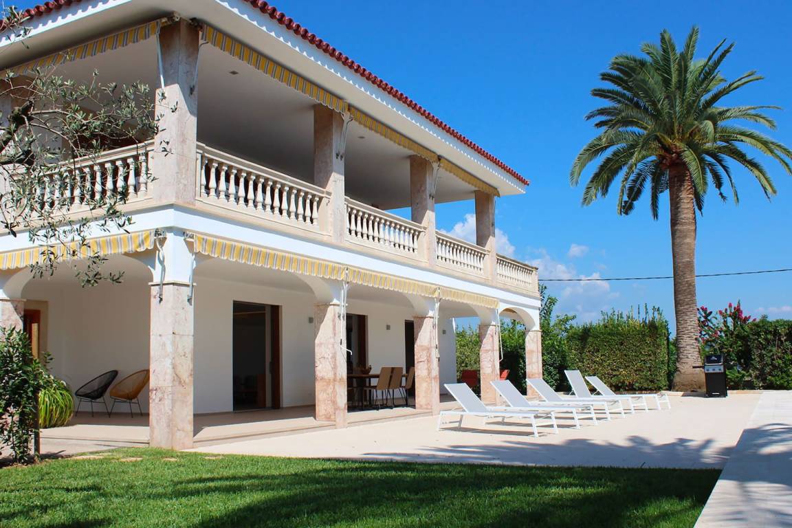 Villa ∙ 4 Bedrooms ∙ 8 Guests - Palma