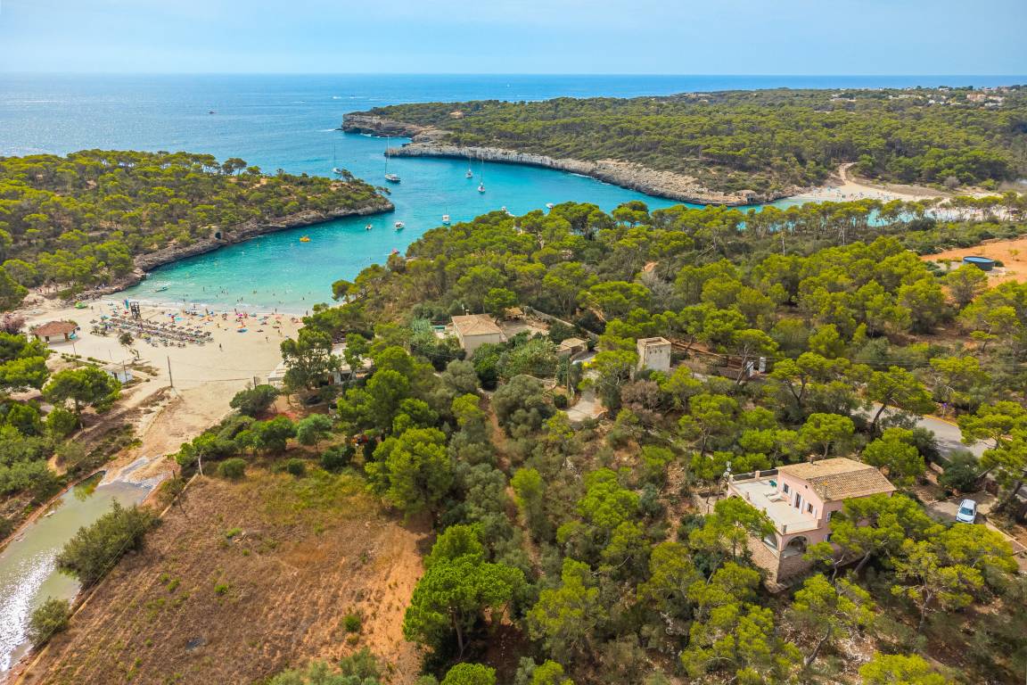 230 M² Villa ∙ 5 Habitaciones ∙ 9 Huéspedes - Cala Figuera
