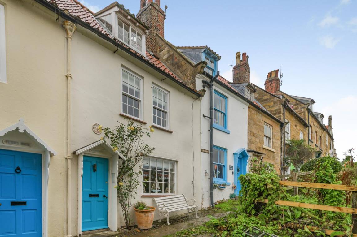 Cottage ∙ 3 Bedrooms ∙ 6 Guests - Robin Hood's Bay and Beach