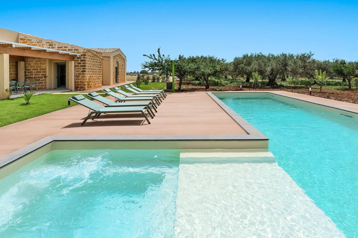 180 M² Villa ∙ 4 Chambres ∙ 8 Personnes - Menfi