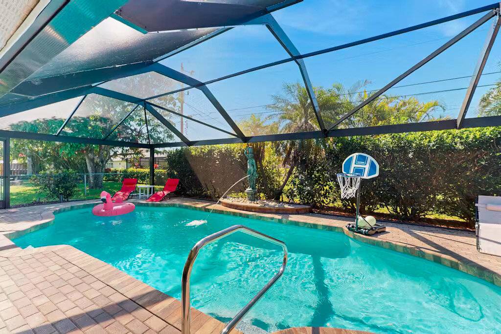 186 M² House ∙ 3 Bedrooms ∙ 8 Guests - Cape Coral, FL