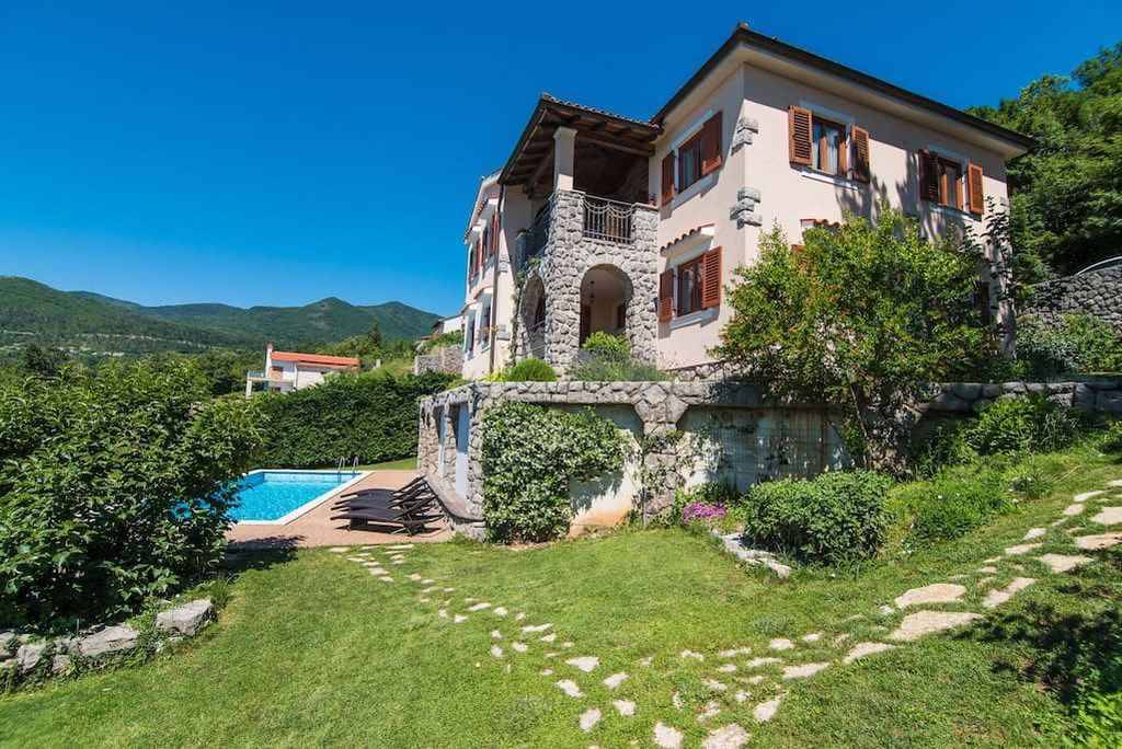 300 M² Casa ∙ 4 Habitaciones ∙ 8 Huéspedes - Opatija