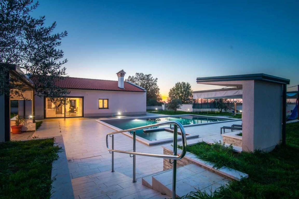 180 M² Villa ∙ 3 Habitaciones ∙ 8 Huéspedes - Rovinj