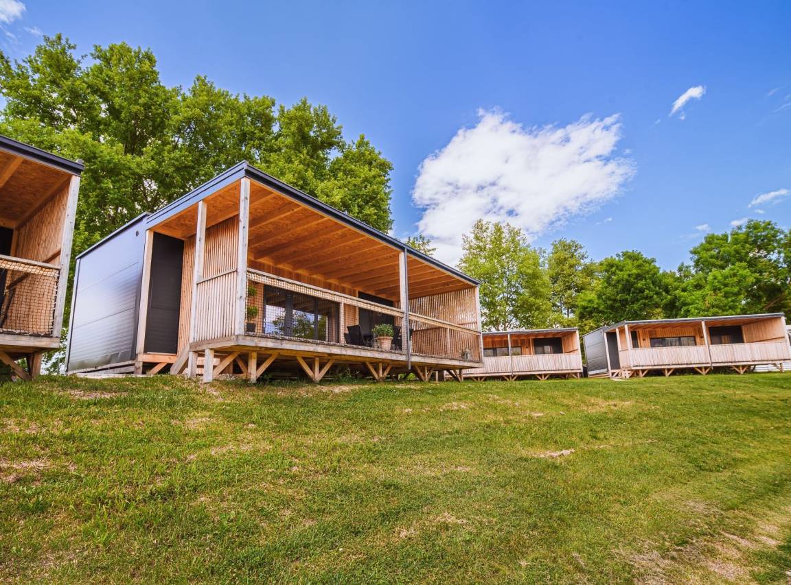 72 M² Camping ∙ 3 Chambres ∙ 7 Personnes - Čatež ob Savi
