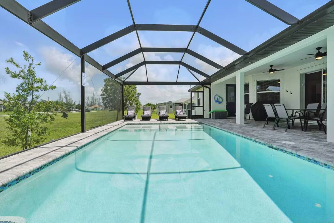 Ferienhaus ∙ 4 Schlafzimmer ∙ 12 Gäste - Cape Coral, FL
