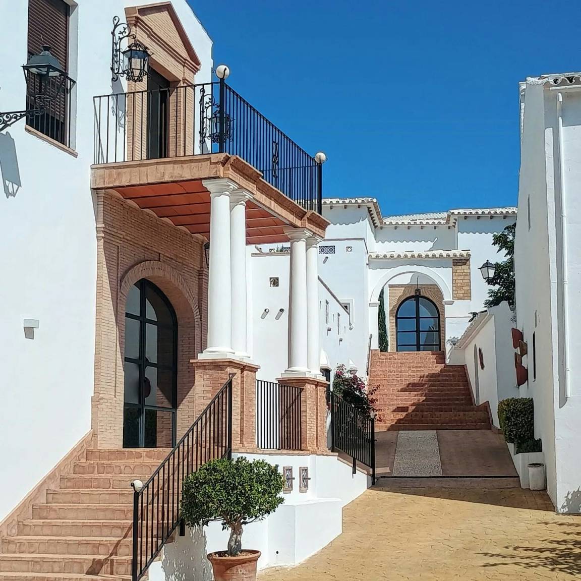259 M² Apartamento ∙ 6 Habitaciones ∙ 20 Huéspedes - Zuheros