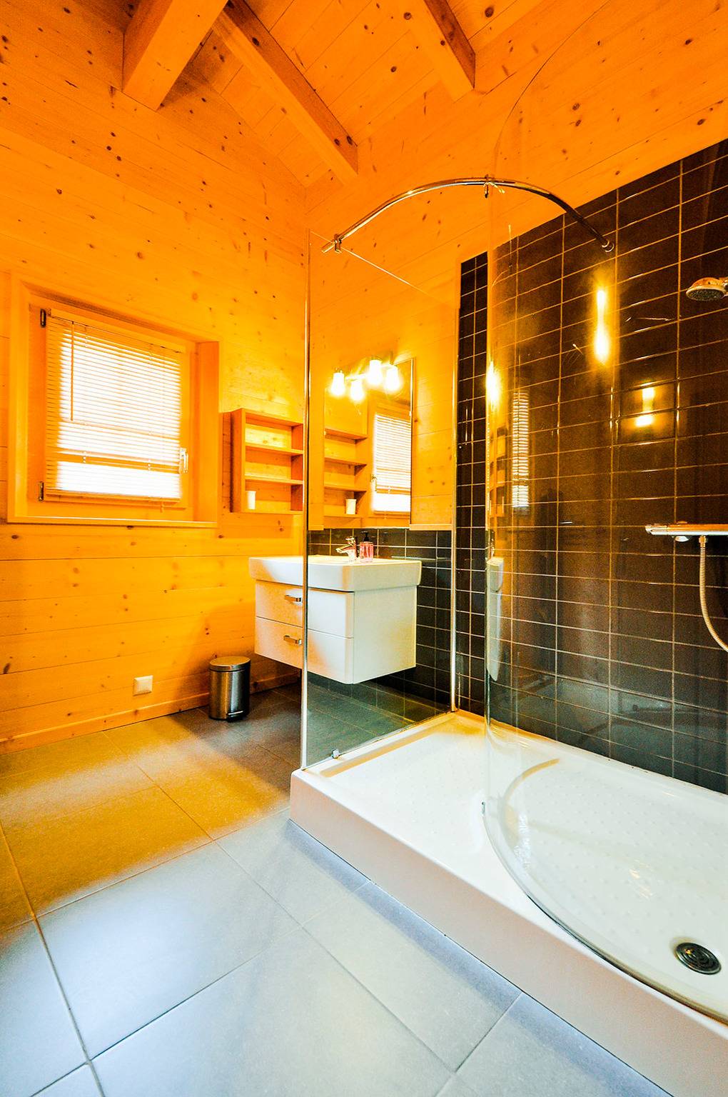 180 m² Ferienhaus ∙ 5 Schlafzimmer ∙ 9 Gäste – Bild 10