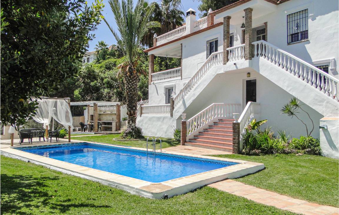 180 M² Casa ∙ 4 Habitaciones ∙ 8 Huéspedes - Nerja
