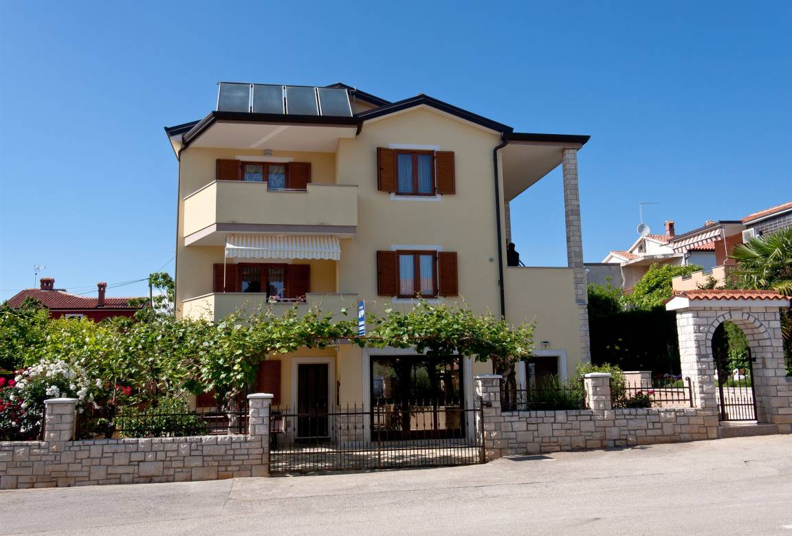 100 M² Ferienwohnung ∙ 2 Schlafzimmer ∙ 5 Gäste - Novigrad