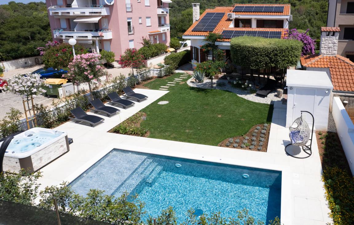 250 M² Ferienhaus ∙ 4 Schlafzimmer ∙ 8 Gäste - Vrsi