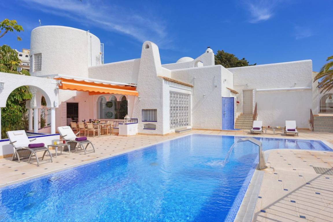 Villa ∙ 5 Bedrooms ∙ 10 Guests - Villajoyosa