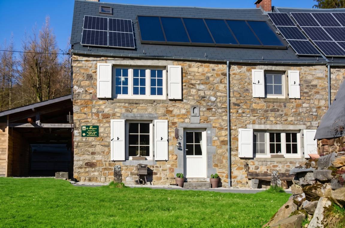 200 M² Maison De Vacances ∙ 4 Chambres ∙ 8 Personnes - Couvin