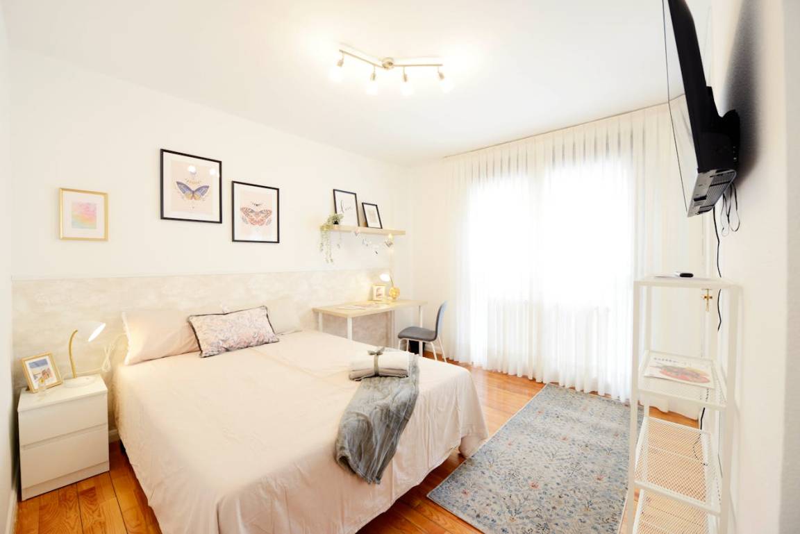 110 M² Habitación Privada ∙ 1 Habitación ∙ 2 Huéspedes - Bilbao
