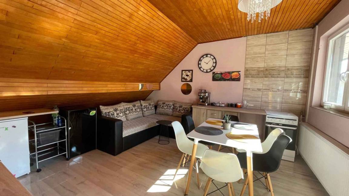 75 M² Appartement ∙ 2 Chambres ∙ 4 Personnes - Keszthely