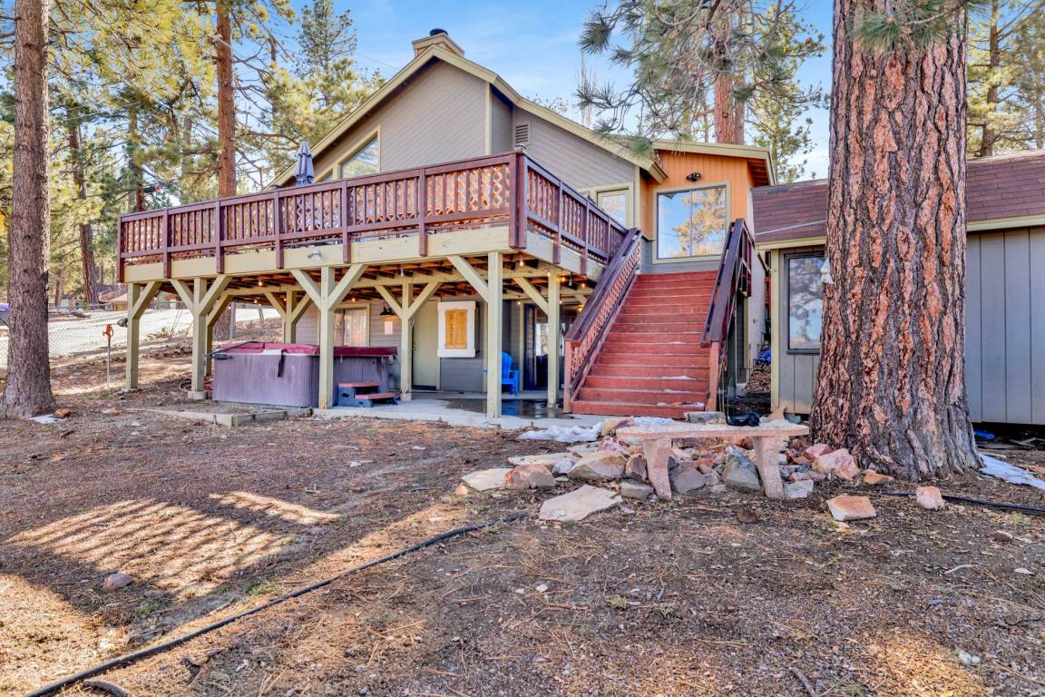 140 M² Cabin ∙ 3 Bedrooms ∙ 8 Guests - Big Bear, CA