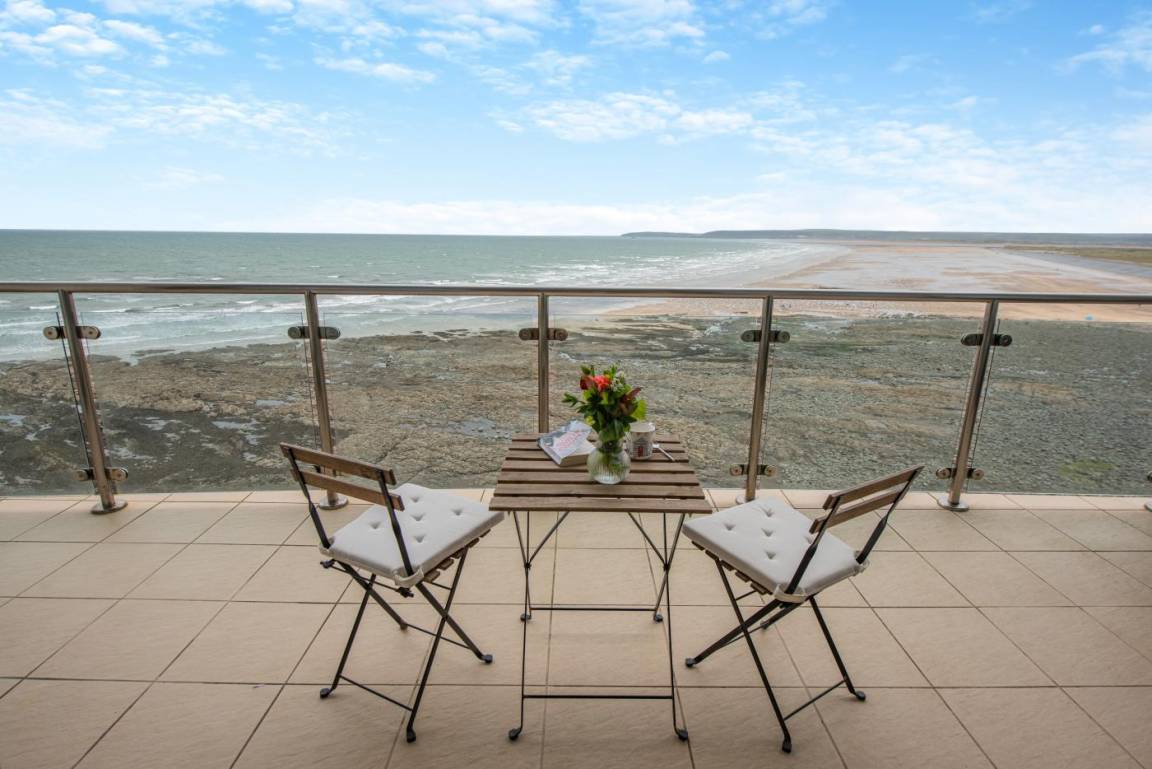 Apartment ∙ 2 Bedrooms ∙ 4 Guests - Westward Ho!