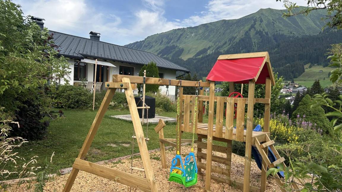 200 M² Ferienhaus ∙ 5 Schlafzimmer ∙ 12 Gäste - Allgäu