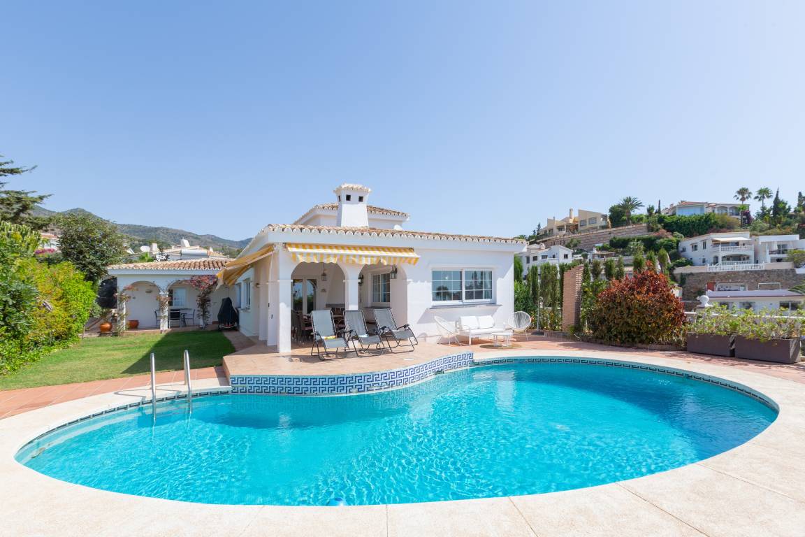 265 M² Villa ∙ 6 Habitaciones ∙ 12 Huéspedes - Benalmádena