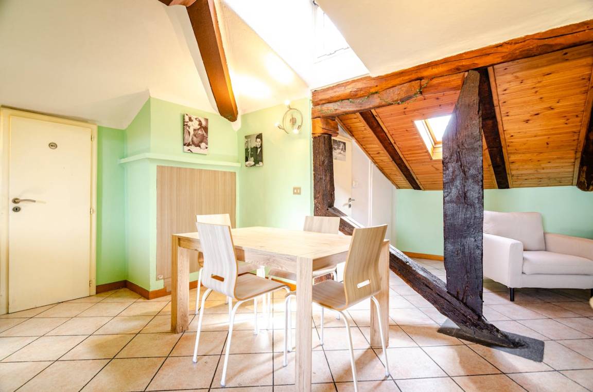 110 M² Huoneisto ∙ 3 Makuuhuonetta ∙ 5 Vierasta - Bologna