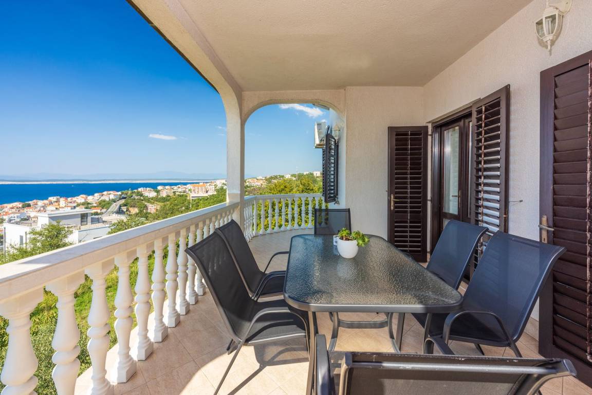 102 M² Apartment ∙ 3 Bedrooms ∙ 6 Guests - Crikvenica