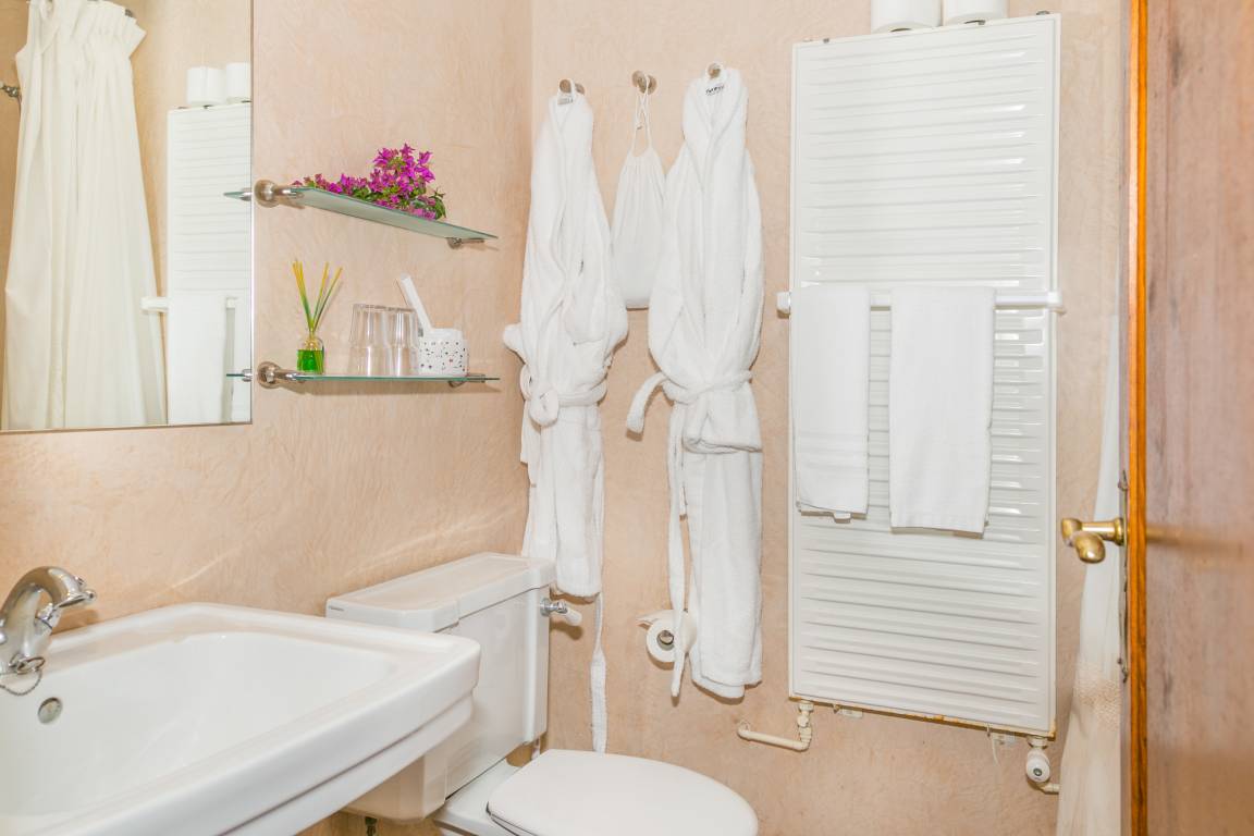 1200 m² Ferienhaus ∙ 4 Schlafzimmer ∙ 8 Gäste – Bild 22