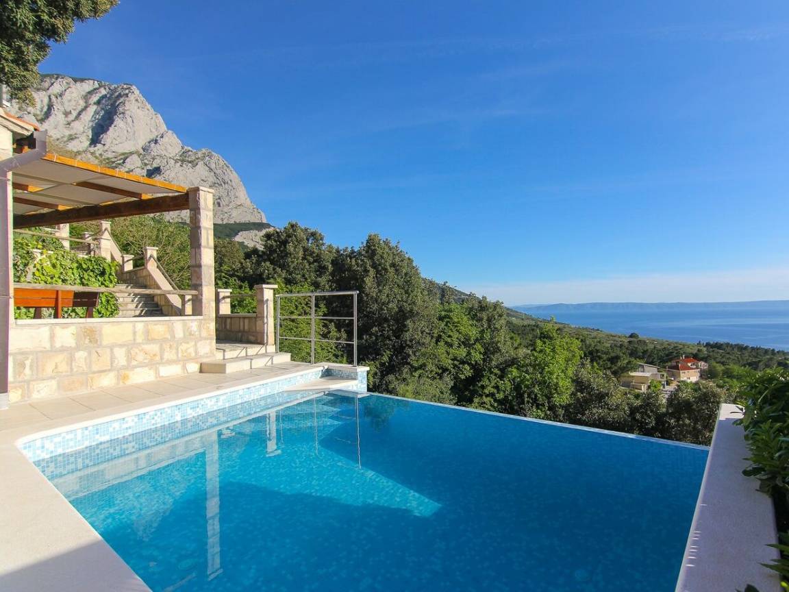 130 M² Ferienhaus ∙ 3 Schlafzimmer ∙ 4 Gäste - Baška Voda