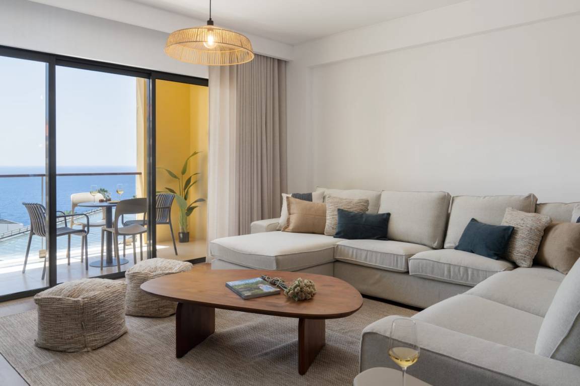 151 M² Apartment ∙ 3 Bedrooms ∙ 6 Guests - Funchal