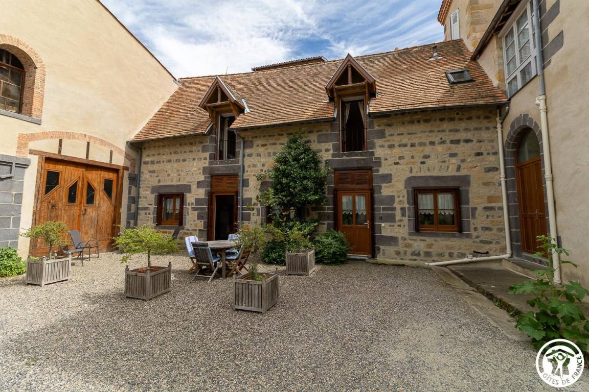 120 M² Gîte ∙ 2 Chambres ∙ 4 Personnes - Puy-de-Dôme