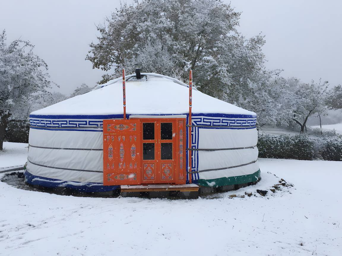 50 M² Camping ∙ 1 Chambre ∙ 6 Personnes - Puy-de-Dôme