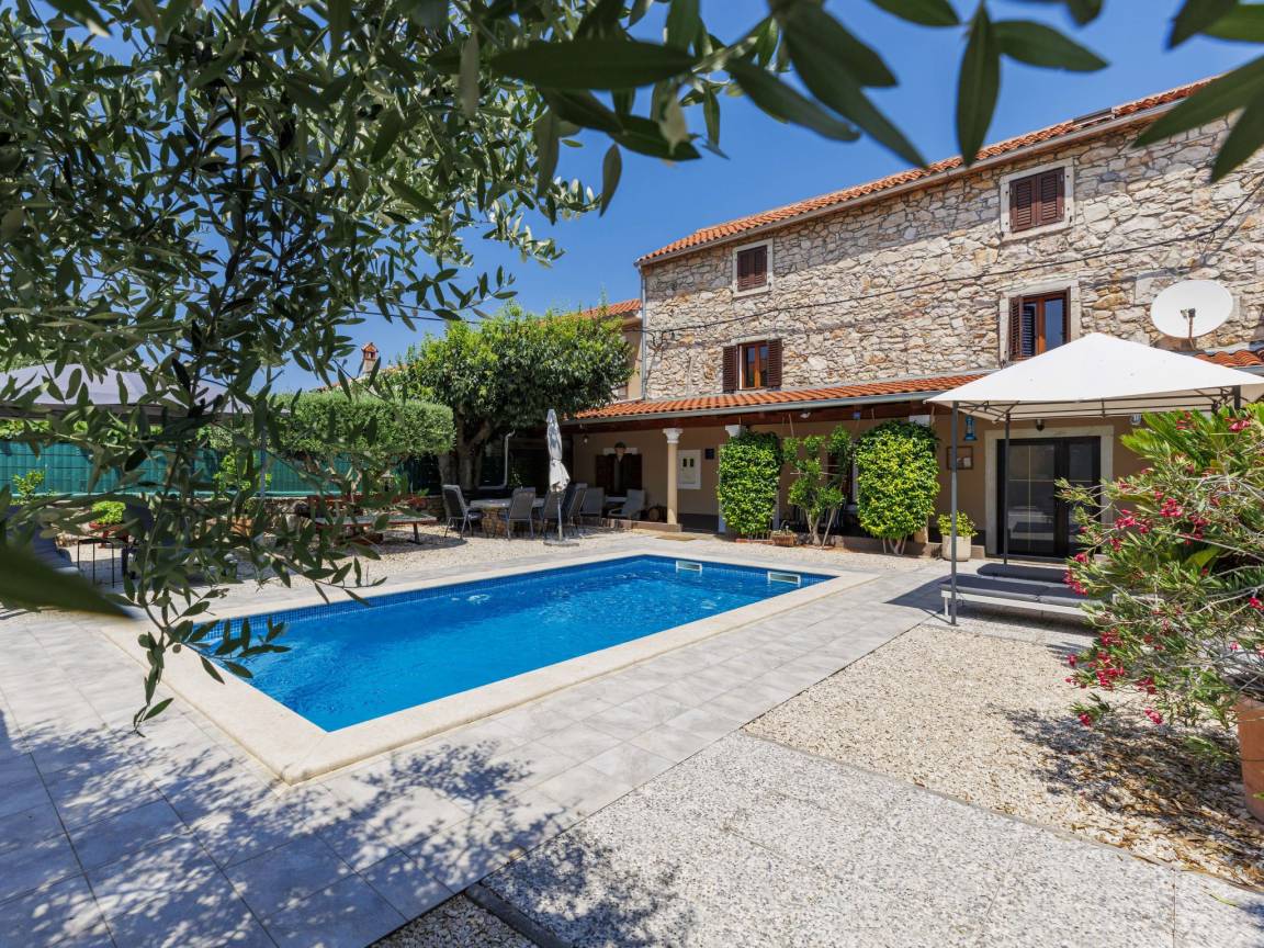 140 M² Maison De Vacances ∙ 3 Chambres ∙ 8 Personnes - Buje