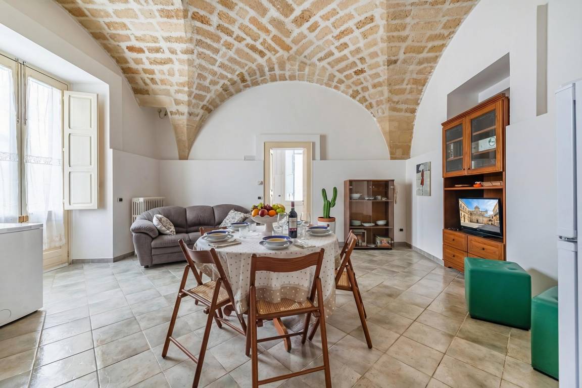92 M² Apartamento ∙ 2 Quartos ∙ 4 Hóspedes - Lecce