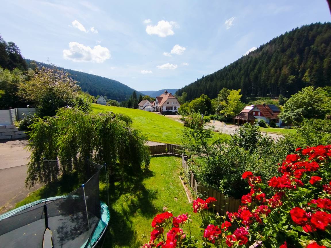 90 M² Ferienwohnung ∙ 2 Schlafzimmer ∙ 4 Gäste - Alpirsbach