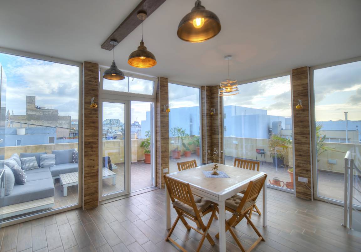200 M² House ∙ 3 Bedrooms ∙ 6 Guests - Valletta
