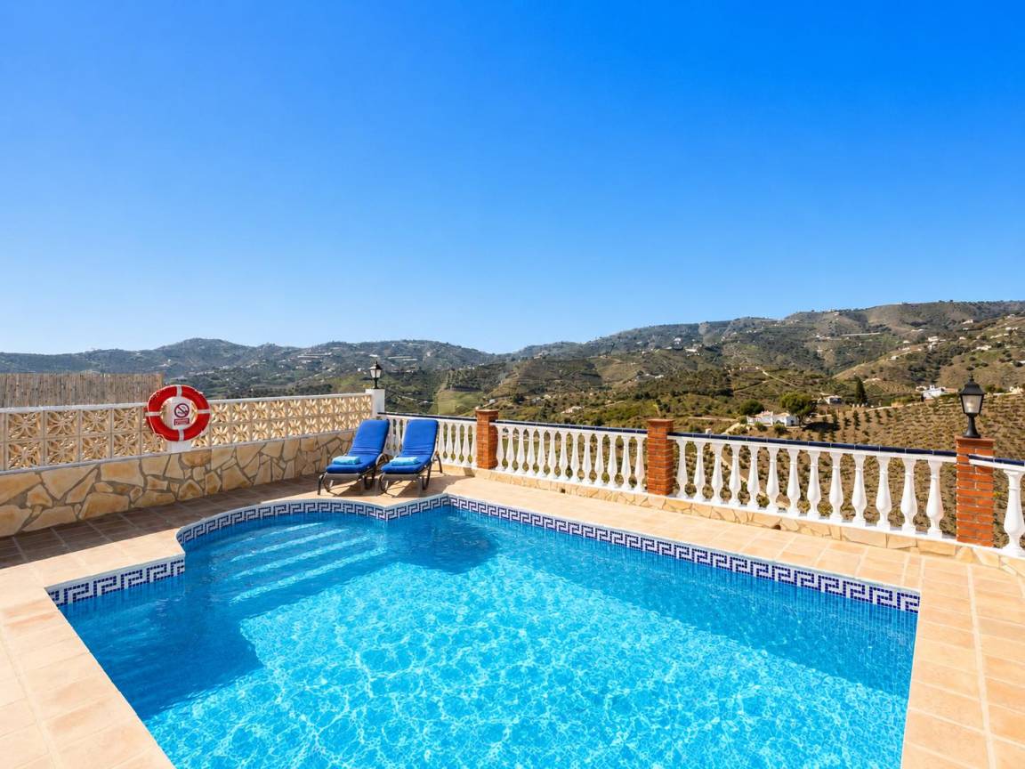 180 M² Villa ∙ 3 Bedrooms ∙ 6 Guests - Frigiliana