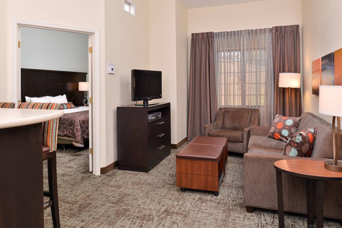 Condo ∙ 1 Bedroom ∙ 4 Guests - O'Fallon, MO