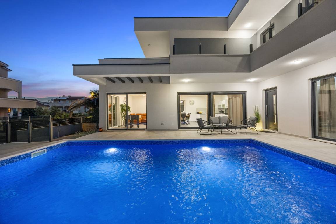 250 M² Villa ∙ 4 Bedrooms ∙ 10 Guests - Ližnjan