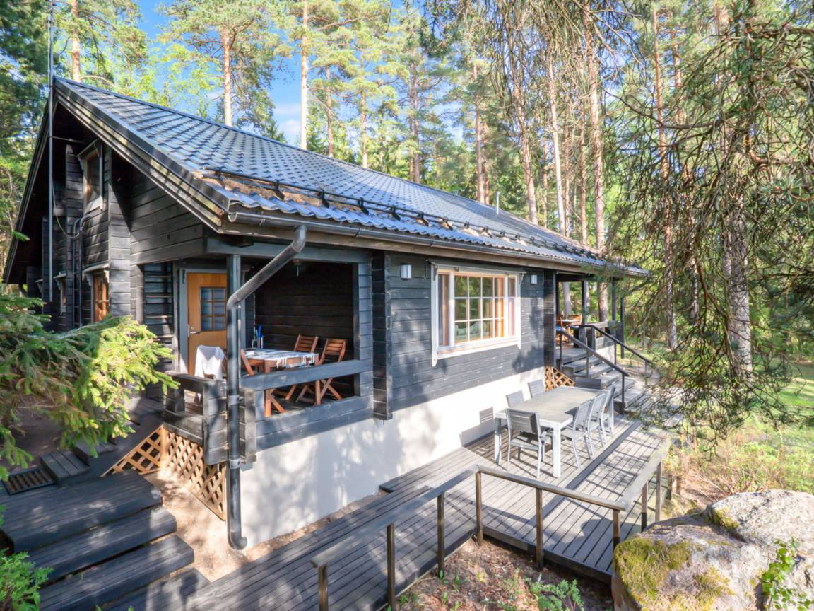130 M² Talo ∙ 3 Makuuhuonetta ∙ 11 Vierasta - Pyhtään kirkonkylä