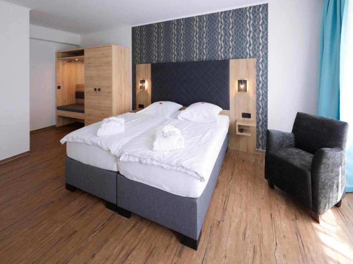 53 M² Hotel ∙ 1 Habitación ∙ 2 Huéspedes - Detmold