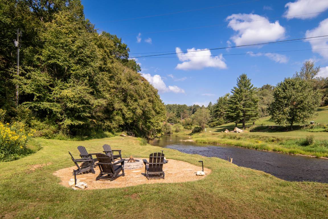 294 M² Cabin ∙ 2 Bedrooms ∙ 10 Guests - Appalachian State University, Boone