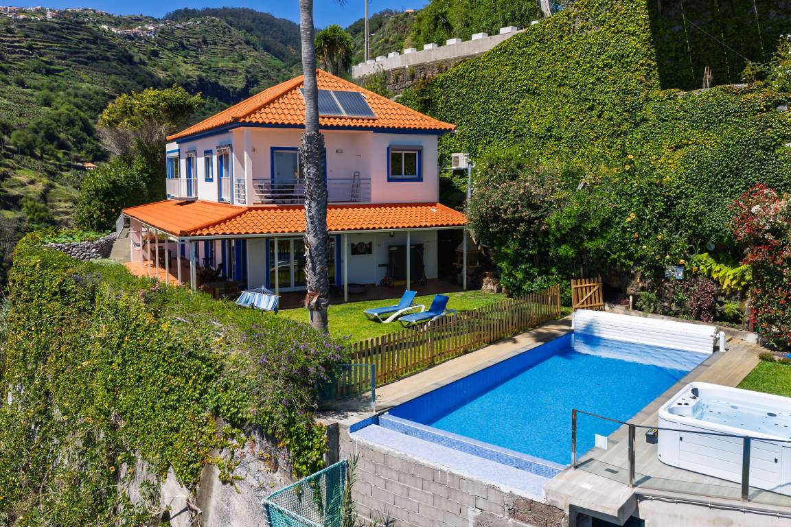 200 M² House ∙ 2 Bedrooms ∙ 4 Guests - Ponta do Sol